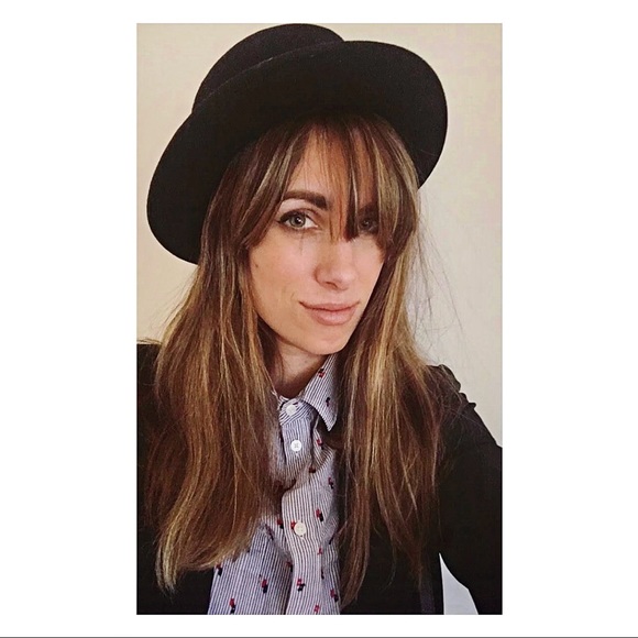 Meet Your Posher: Jena - Picture 2 of 12